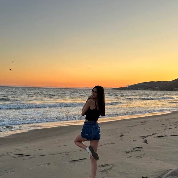 Meet your Posher, Natalie - Picture 1 of 1